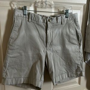 Southern tide khaki shorts, barely worn, size: 33W